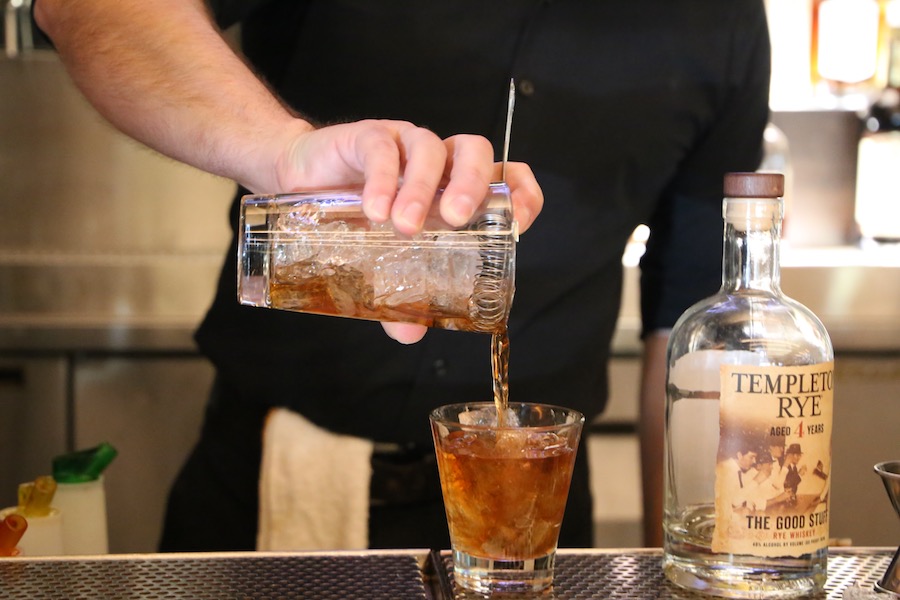 How to Stir a Cocktail Correctly, According to a Bartender